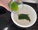 Foto langkah ke 2 dari resep Vegan Spinach Bread.