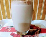 A picture of step 4 of Nutella shake 😋👌.