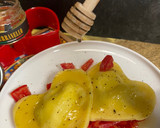 Foto del passaggio 4 della ricetta Cuori al miele di tartufo e ricotta