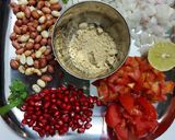 A picture of step 1 of Corn flakes chaat.