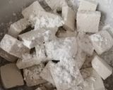 A picture of step 1 of Chilli Tofu.