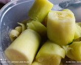 Foto del paso 2 de la receta: Calabacín relleno de gambitas rojas