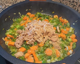 Foto del paso 1 de la receta: Arroz con atún y verduras