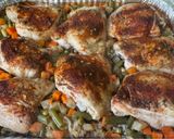 Sült csirke zöldséges rizzsel (együtt sütve) recept fázis 4 fotója