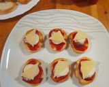 Foto del paso 2 de la receta: Canapé de pulpo, pimiento confitado y queso manchego