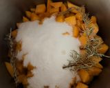 Foto del paso 2 de la receta Mermelada de melocotón y romero 🍑