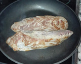 Foto del paso 2 de la receta: Solomillo de cerdo en salsa de vino tinto
