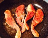 Foto del paso 1 de la receta: Salmón picante en salsa de eneldo y naranjas