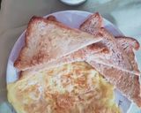 A picture of step 3 of Eggy omelette with Banana Bread.