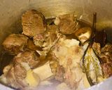 A picture of step 1 of Mutton white pulao.