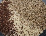 Sokmagvas kovászos kenyér recept fázis 2 fotója