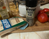 Foto del paso 1 de la receta: Carpaccio de tomates variados y parmesano