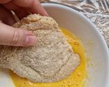 Sajttal töltött pulykamell krumplipürével és tejfölös salátával recept fázis 7 fotója