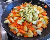 Une image de l'étape 11 de Trio de légumes sautés à l’ail, oignon et persil.