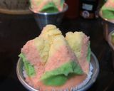 Foto langkah ke 7 dari resep Bolu kukus warna warni.