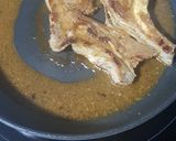 Foto del paso 2 de la receta: Chuletas de cerdo de castaña con vino