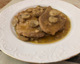 Foto del paso 7 de la receta: Lomo de dos colores en salsa española a mi manera con champiñones