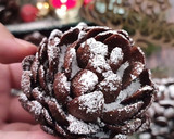 Foto del paso 4 de la receta: 💥 TRAMPANTOJO 💥 Piñas de chococrispis y fresas