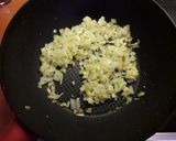 Pikáns csirke wokban rizstésztával recept fázis 2 fotója