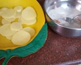 A picture of step 4 of Ragi flour pakodas.