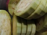 Rántott cukkini, padlizsán, burgonya salátával, pirított napraforgó maggal