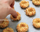 Foto langkah ke 4 dari resep Peanut Choco Thumbprint Cookies renyah+step by step .
