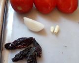 Foto del paso 1 de la receta: Salsa roja de chipotle