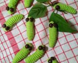 Foto langkah ke 5 dari resep Catterpillar Cookies 🐛.