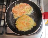 Foto del paso 4 de la receta: Torrejas de papa con verduras