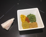 Foto del paso 1 de la receta: Pollo al curry estilo balti