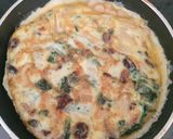 Foto del paso 4 de la receta: Tortilla de Mongetes y espinacas a la catalana