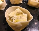 Foto del paso 3 de la receta: Super fast Olives & cheese(Tartines de aceitunas y queso)
