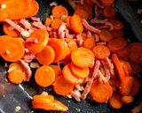 Une image de l'étape 1 de Carottes 🥕 à la crème façon carbonara en cocotte 😃.