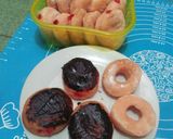 Foto langkah ke 14 dari resep Donat Bomboloni Stroberi.
