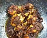 Foto langkah ke 2 dari resep Ayam Bumbu Hitam.