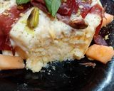 Foto del passaggio 17 della ricetta Risotto al Melone Fonduta di Brie Bresaola Pistacchi e Menta Fresca