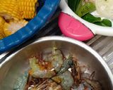 Foto langkah ke 1 dari resep Udang pedas asam manis saus Padang.