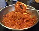 Foto langkah ke 4 dari resep Dried Chilli Oil Gurih Super Pedas Khas Dimsum dan Masakan Lainnya.