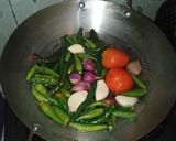 Foto langkah ke 4 dari resep Ayam Cabe Ijo.