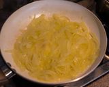 Foto del paso 3 de la receta: Puré con Cebolla Caramelizada y Huevo Mollet 🍳