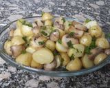 Foto del paso 4 de la receta: Ensalada tibia de papines y champiñones