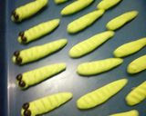 Foto langkah ke 5 dari resep Caterpillar cookies no oven no mixer.