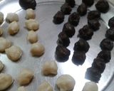 A picture of step 7 of Marble cookies.