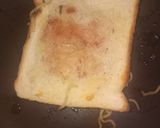 A picture of step 4 of Noodles sandwich.