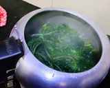 A picture of step 2 of Kashmiri Palak Paneer.