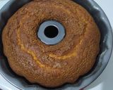 A picture of step 5 of Vanilla bundt cake.