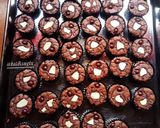 Foto langkah ke 7 dari resep Brownies Mini Shiny Crust.