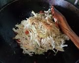 Foto langkah ke 3 dari resep Ayam Suwir Daun Jeruk.