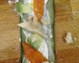 Foto del paso 2 de la receta Rollitos de pepino aguacate y pimiento