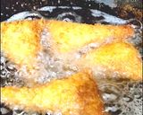 A picture of step 13 of BBQ chicken bread cones 😋😋😋😋.